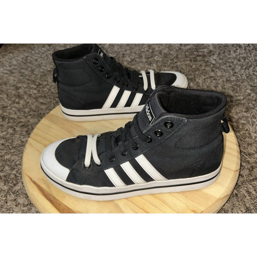 Women’s 7.5 Adidas Bravada Mid Sneakers Black/White  Classic Skater FY4488